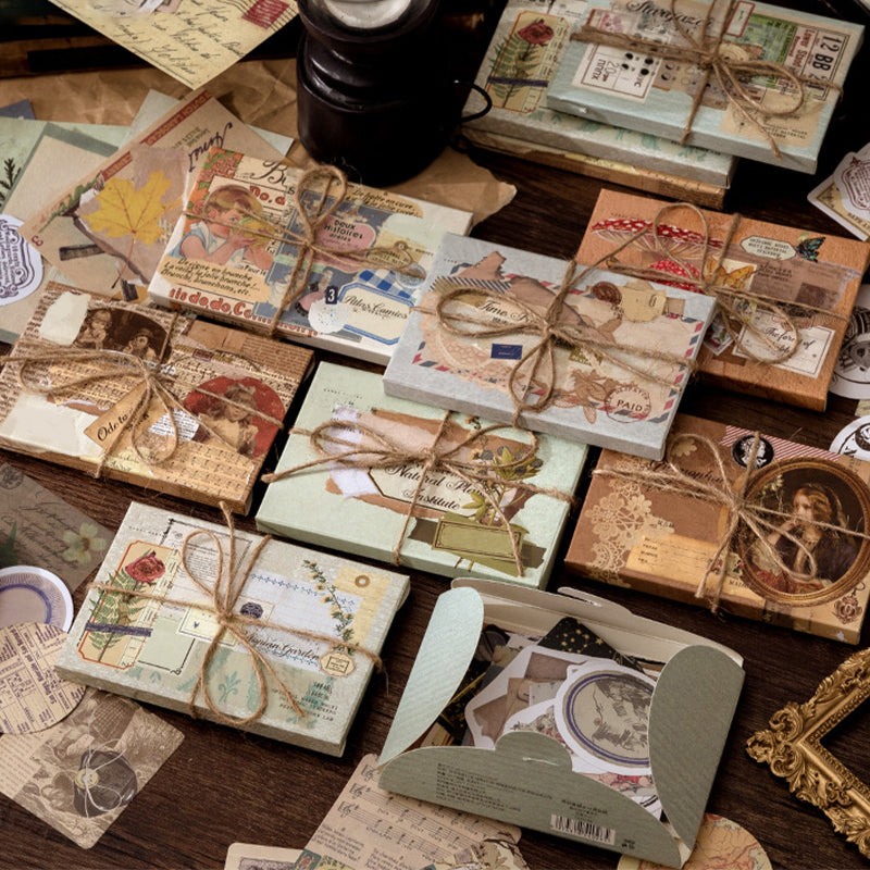 Pacchetto di adesivi vintage in materiali assortiti: viaggi, farfalle,  funghi, astrologia, piante, fatture, poster, oggetti antichi