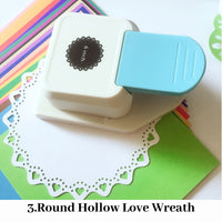 3.Round Hollow Love Wreath
