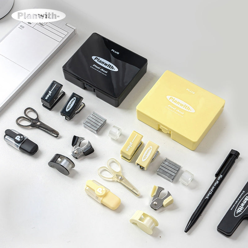 Tool Box With Hole Punch, Stapler, Scissors and Storage 图层 6