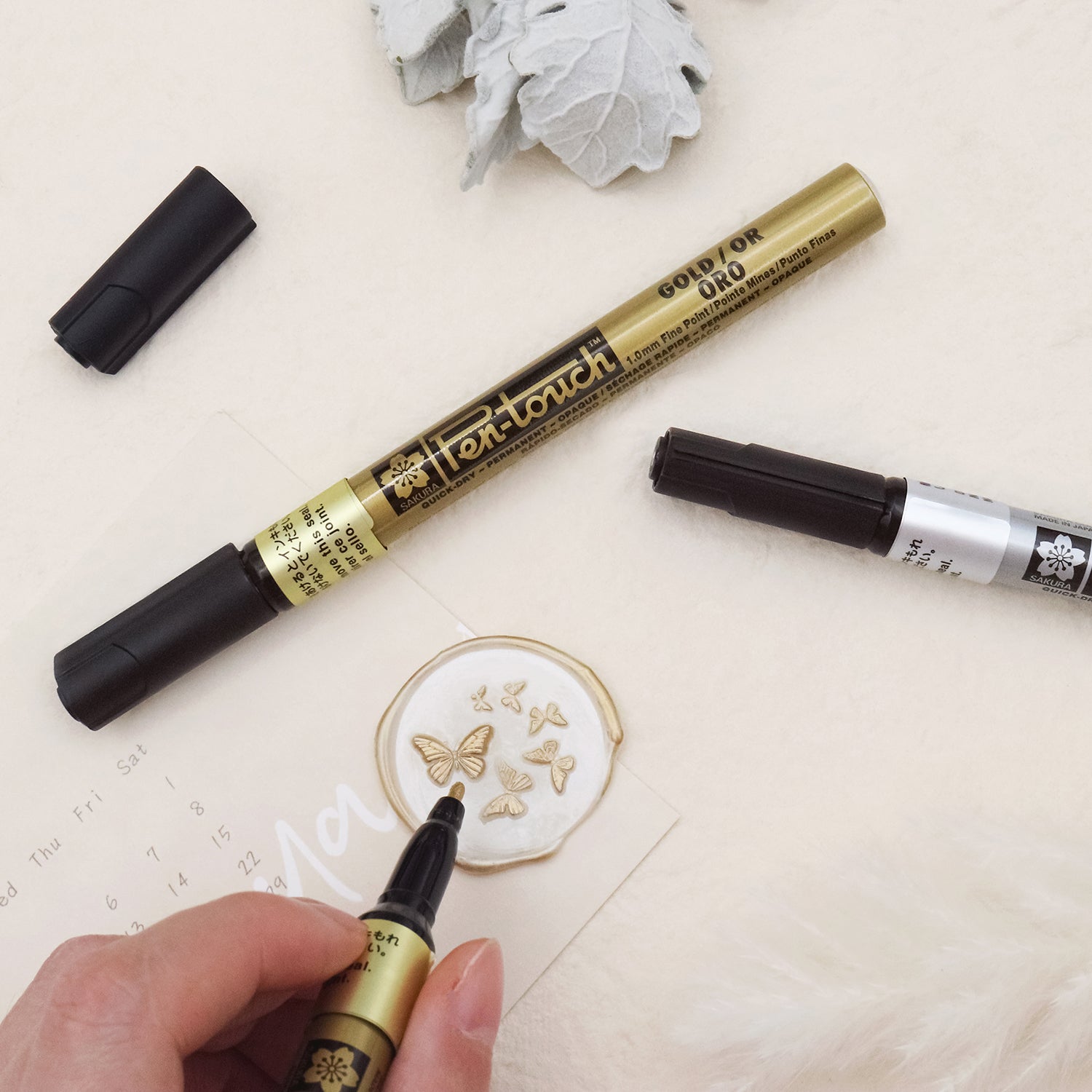 Sakura Pen-Touch Calligraphy Paint Marker, Fine Point Metallic Gold 