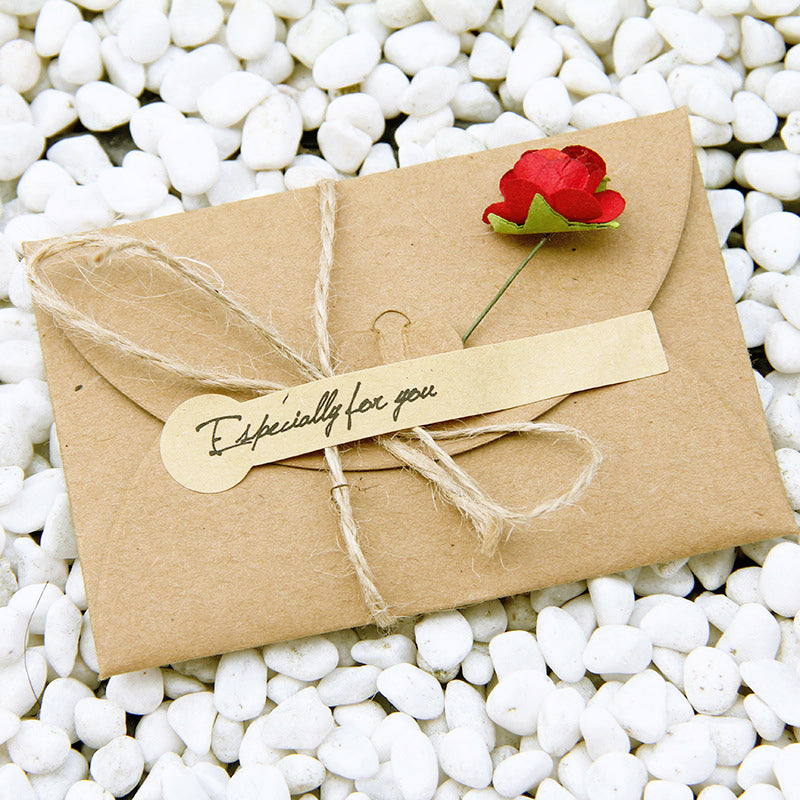 Bouquet Van Gedroogde Wilde Bloemen Met Cadeaudoos En Met Een Houten Achtergrond Ontwerp Wenskaart Kaart Voor Groeten 159971877 Bouquet Van Gedroogde Wilde Bloemen Met Cadeaudoos En Met Een Houten Achtergrond Ontwerp Wenskaart Kaart Voor Groeten 159971877